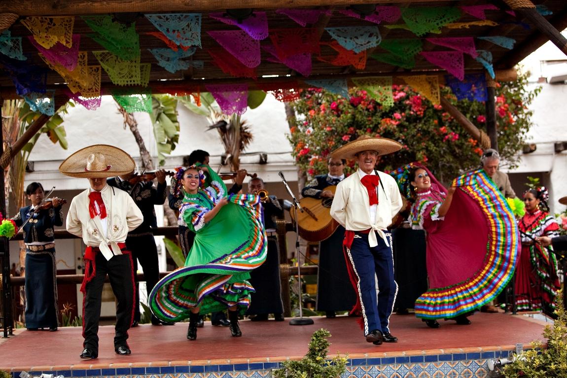 CINCO DE MAYO BAHANE... İspanyolcada Beş Mayıs anlamına gelen Cinco de Mayo, 153 yıldır coşkuyla kutlanan bir bayram. Bayramı en büyük coşkuyla kutlayan kentse Puebla. 