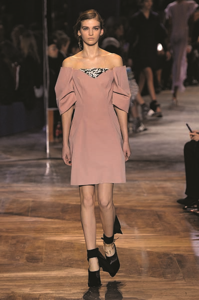 OMUZLARI ÖZGÜR BIRAKIN