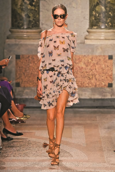 OMUZLARI ÖZGÜR BIRAKIN