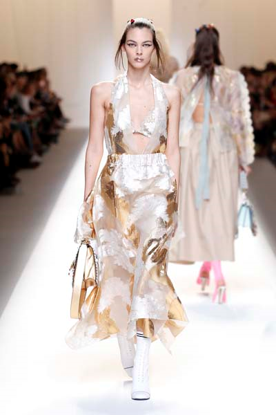 İLHAM KAYNAĞI MARIE ANTOINETTE