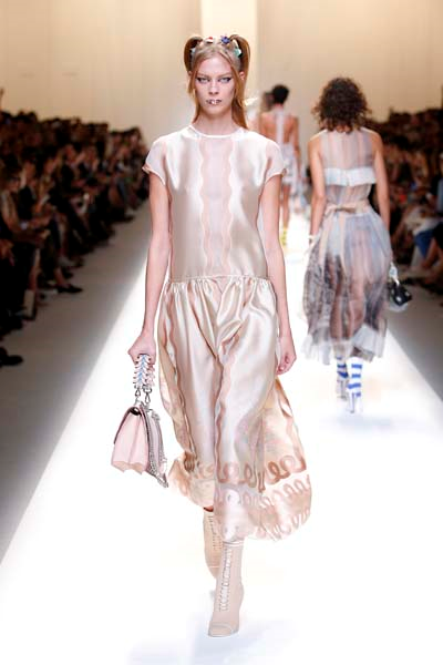 İLHAM KAYNAĞI MARIE ANTOINETTE