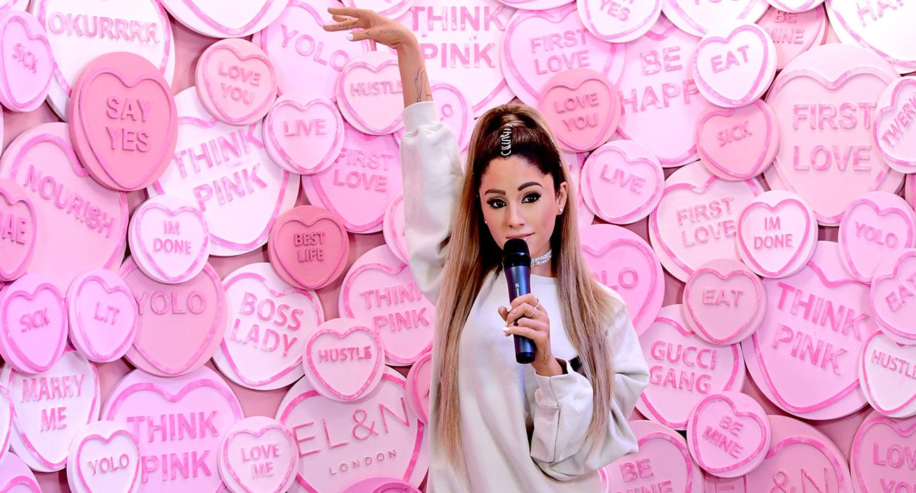 ARIANA GRANDE'NİN BALMUMU HEYKELİ