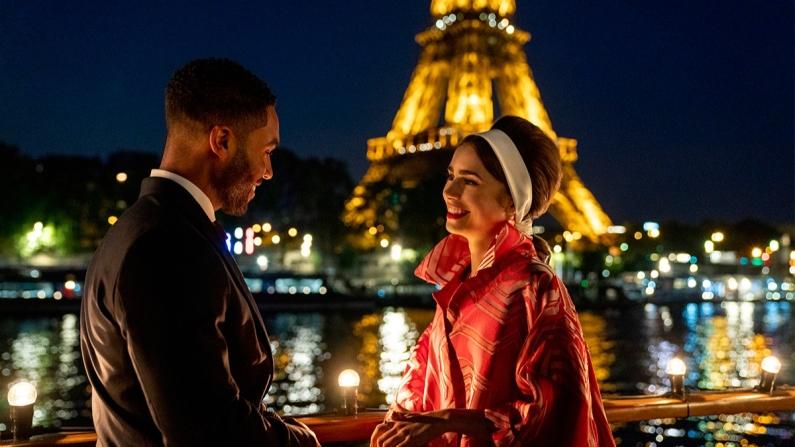 “Emily in Paris” 2. Sezonuyla Geri Dönüyor