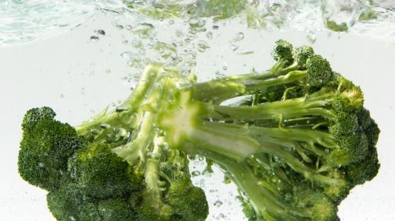 Brokolinin İnanılmaz 7 Faydası! Brokoliyi Sevdirecek Muhteşem Salata Tarifi…