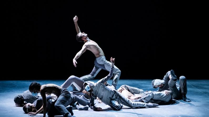 25 istanbul tiyatro festivali nde one cikanlar alem dergisi