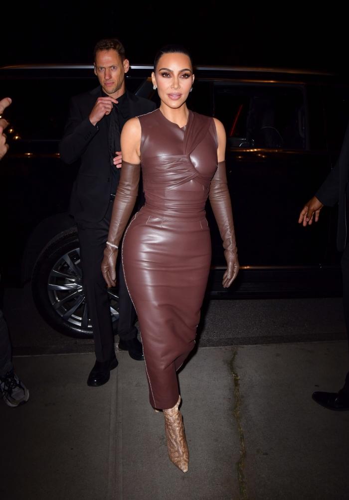 Terminal Pogo stick spring Fantasi Kim Kardashian Fendi x Skims Kıyafetiyle WSJ. Innovators Awards'a Katıldı|  Alem Dergisi