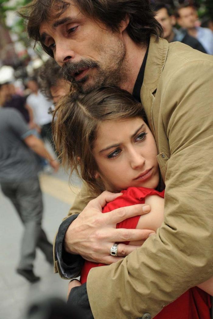 hazal kaya nın en İyi dizi ve filmleri alem dergisi