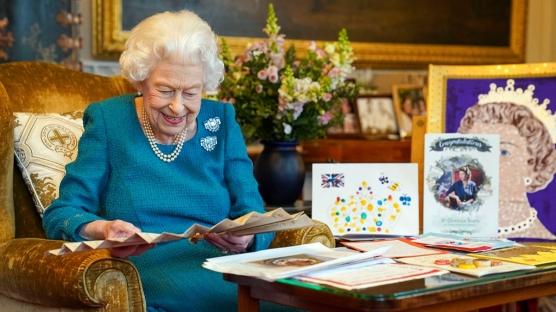 Kraliçe II. Elizabeth Tahttaki 70. Yılını Kutluyor