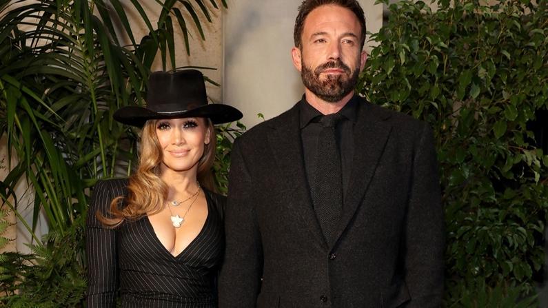 Jennifer Lopez ve Ben Affleck'ten İlk Poz
