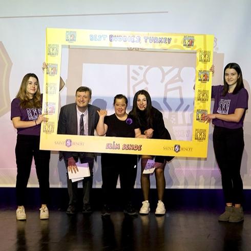 Saint Benoît Lisesi Best Buddies Kulübü Eşleştirme Töreni