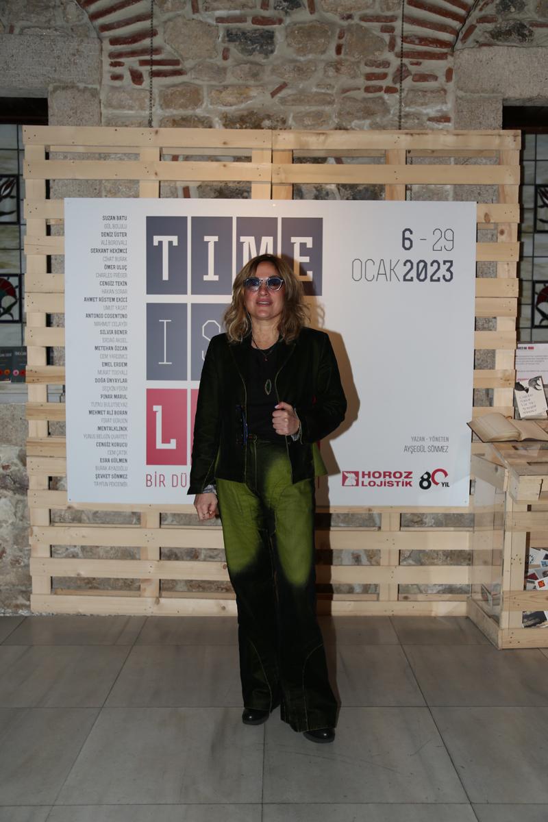 “Time Is Love” Sergi Daveti