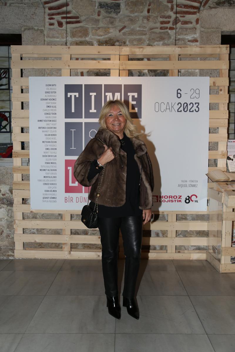 “Time Is Love” Sergi Daveti