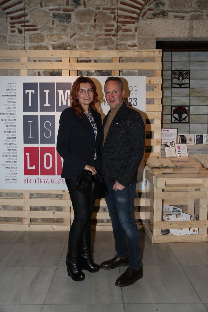 “Time Is Love” Sergi Daveti