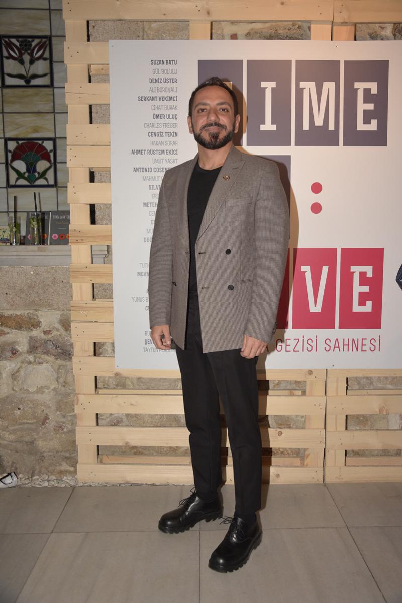 “Time Is Love” Sergi Daveti