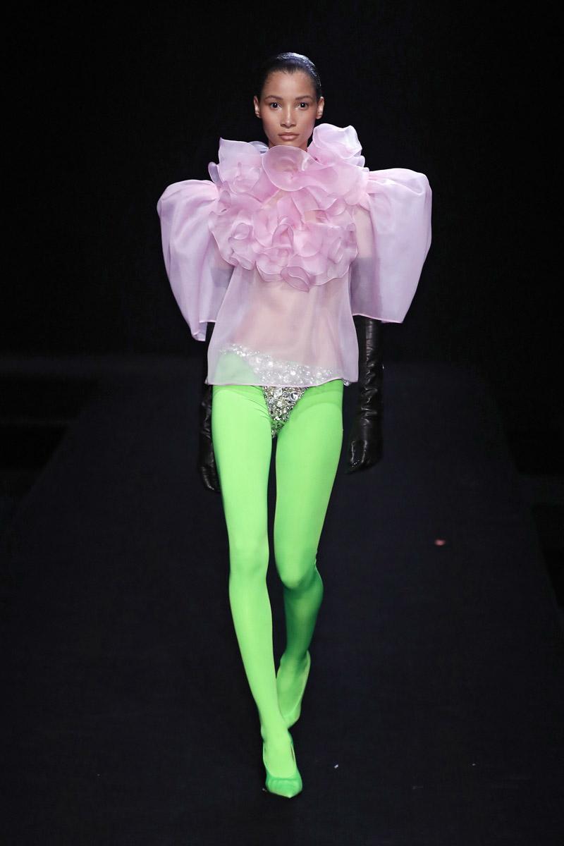 Paris 2023 İlkbahar/Yaz Haute Couture Moda Haftası