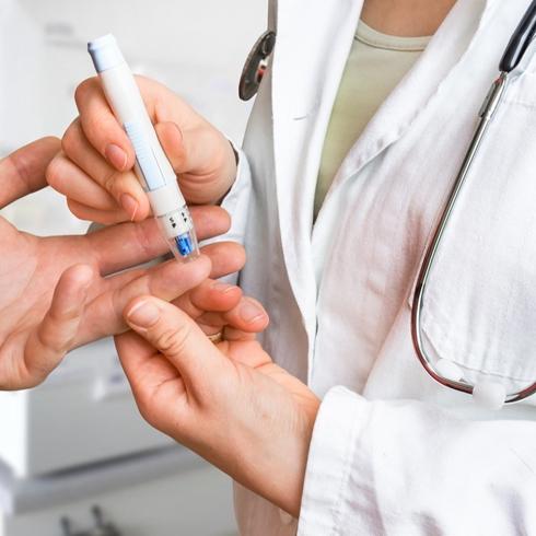 Açlık Şekeri ve Tokluk Kan Şekeri Değerleri: Normal Olup Olmadığını Nasıl Anlarız?