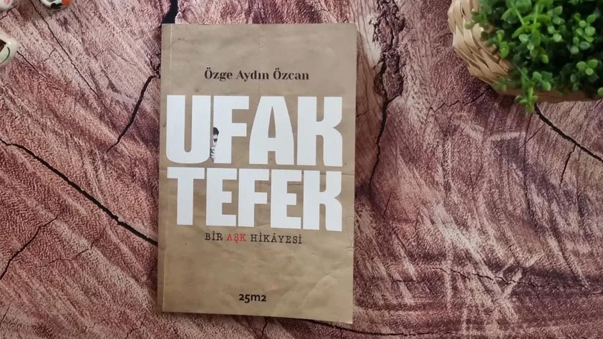 Kitap Önerisi: Ufak Tefek Bir Aşk Hikayesi