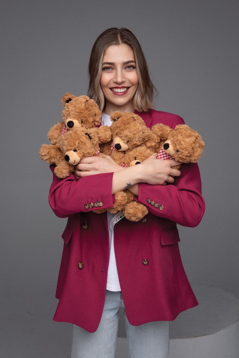 Ünlüler Kırmızı Çatı Çocuk Destek Merkezi İçin Bir Arada