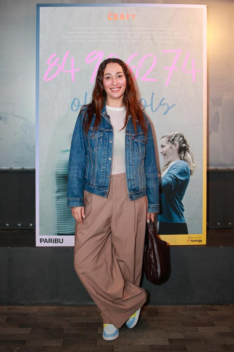 “84 90 62 74/ Old Fools'' Tiyatro Oyunu Daveti