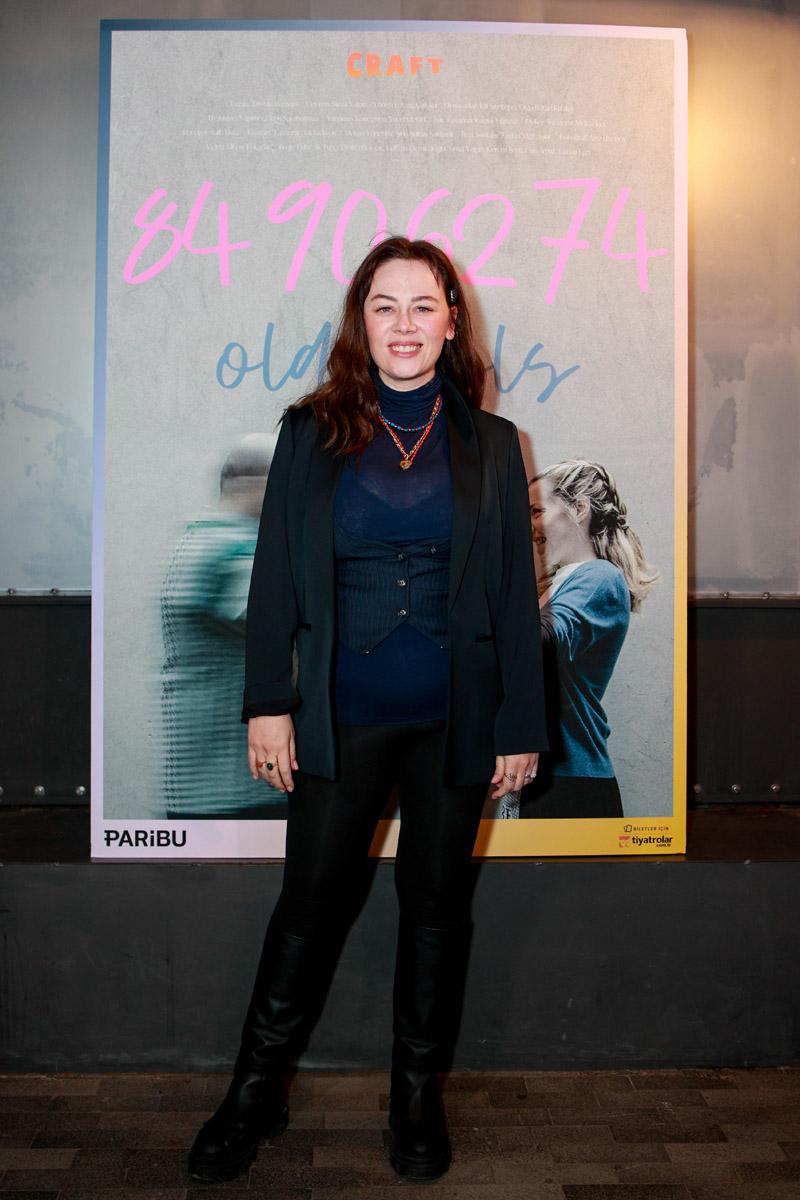 “84 90 62 74/ Old Fools'' Tiyatro Oyunu Daveti