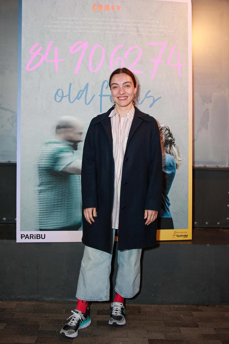 “84 90 62 74/ Old Fools'' Tiyatro Oyunu Daveti