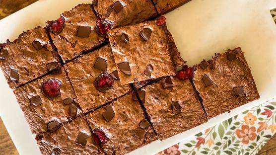 Çikolata ve Ahudululu Vegan Brownie Tarifi