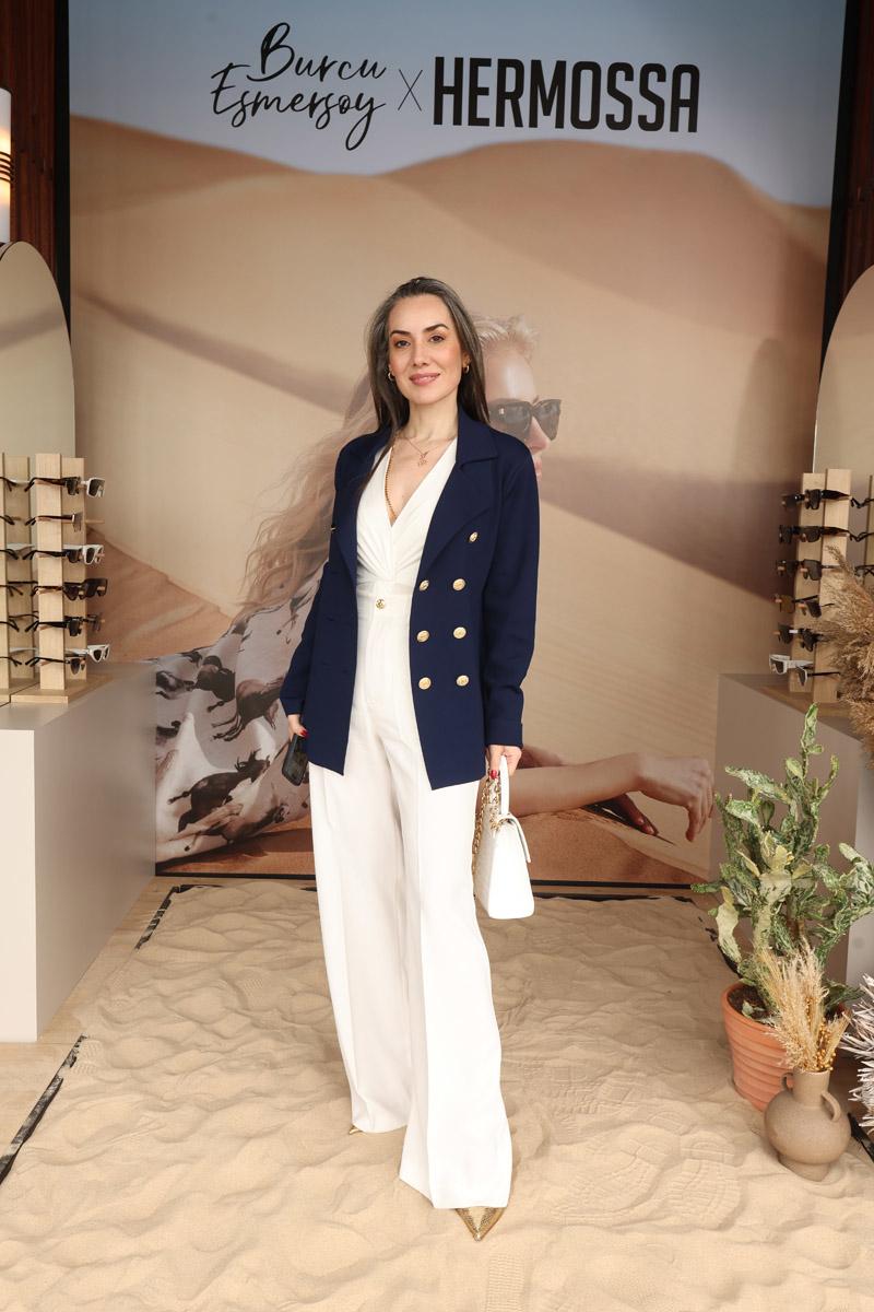 Burcu Esmersoy x Hermossa Koleksiyon Daveti