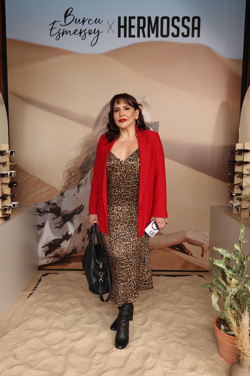 Burcu Esmersoy x Hermossa Koleksiyon Daveti
