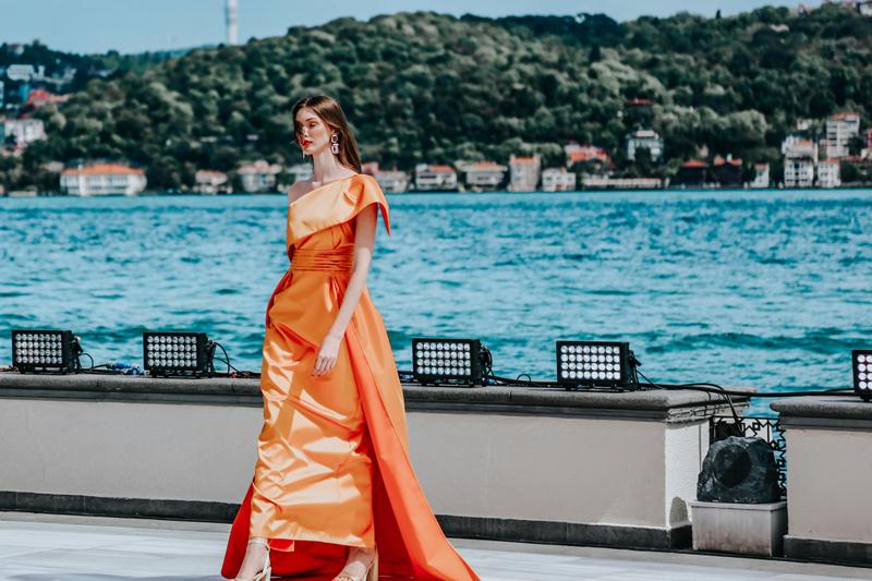 adL Night Zoom x Mert Aslan “Bir Yaz Gecesi Rüyası” Koleksiyonu