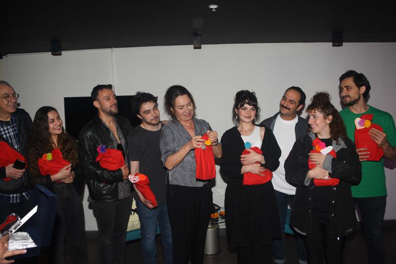 “Aydınlıkevler, Babaannem Amerika'ya Karşı” Oyun Daveti