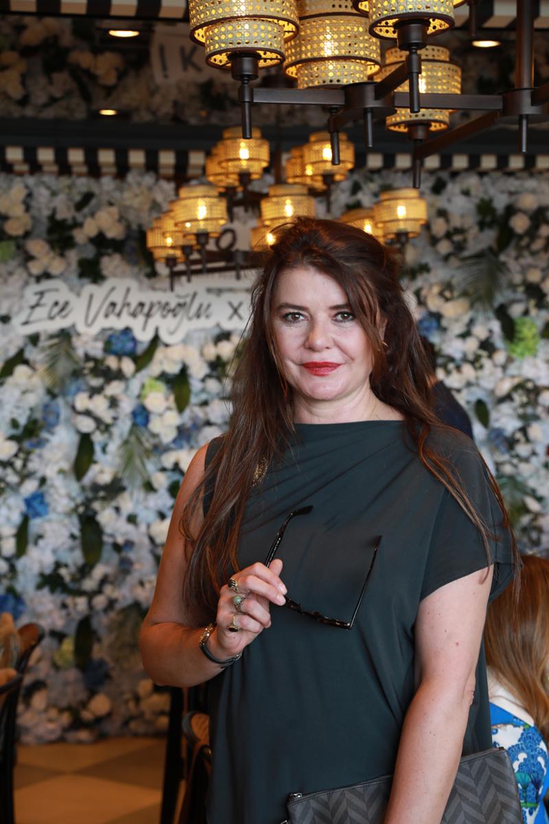 Ece Vahapoğlu x İkon Daveti