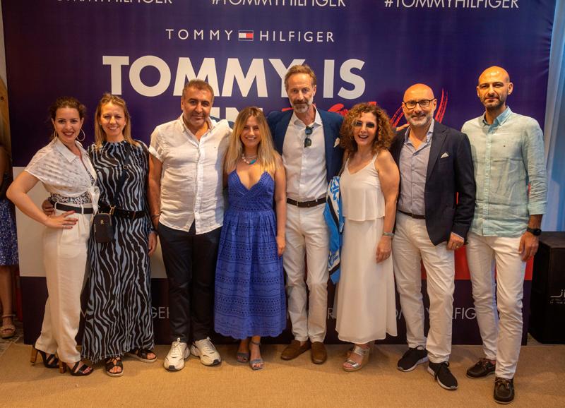 Tommy Hilfiger Pop-Up Mağazasıyla Alaçatı'da