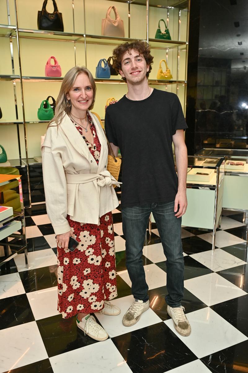 Prada Galleria Kutlama Daveti