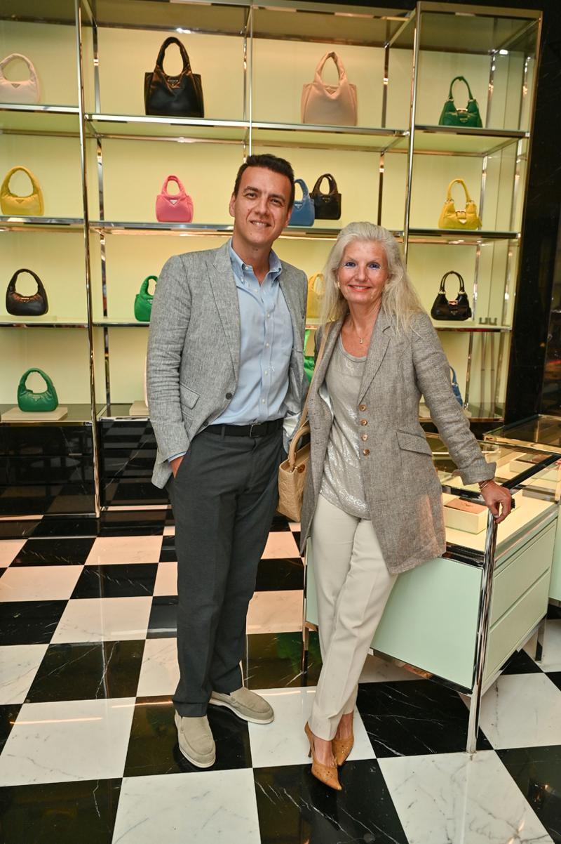 Prada Galleria Kutlama Daveti