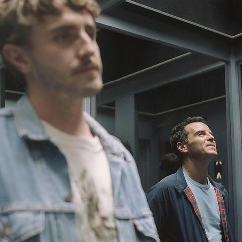 “All of Us Strangers” Filmi Hakkında Merak Edilenler