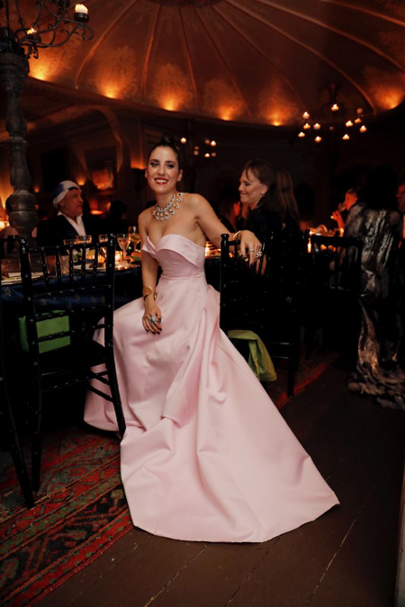 Begüm Khan x Guerlain Daveti