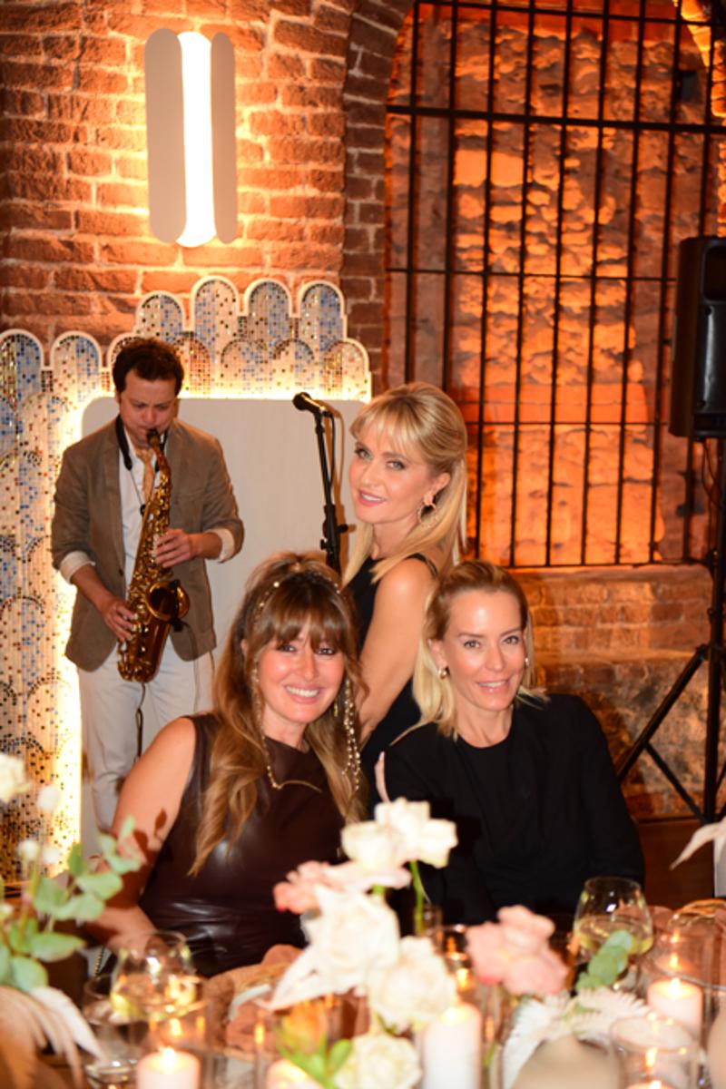 Ecole St. Pierre Hotel Yıl Dönümü Daveti