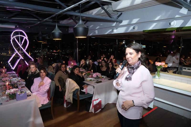 Estée Lauder Pink Dinner Daveti