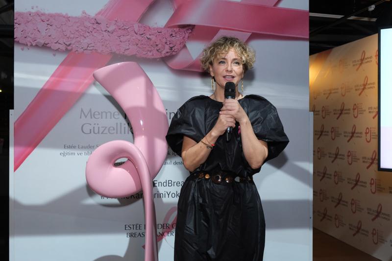 Estée Lauder Pink Dinner Daveti