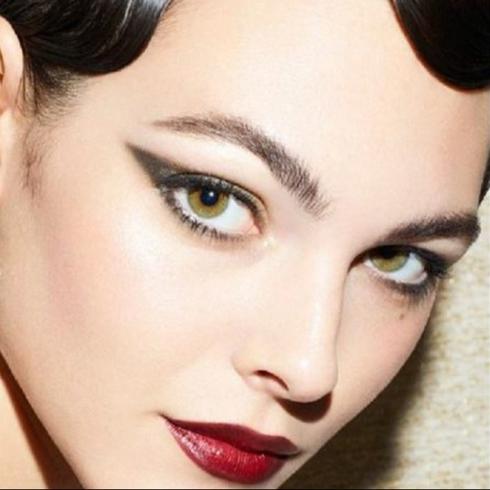 Yılbaşı Makyajı Nasıl Yapılır?