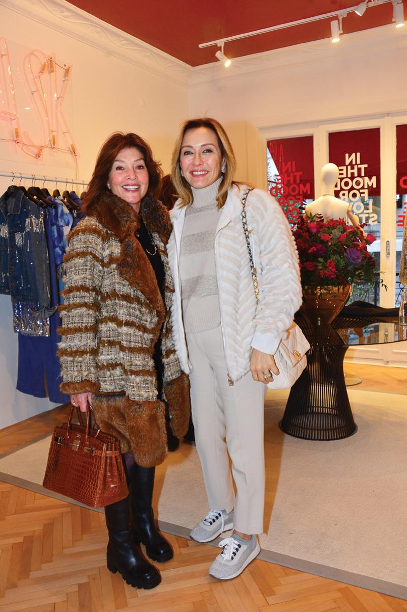 In The Mood For Love'dan İlk Mağaza Daveti