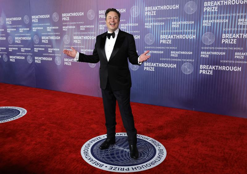 Breakthrough Ödülleri 2024 En İyi Kırmızı Halı Görünümleri