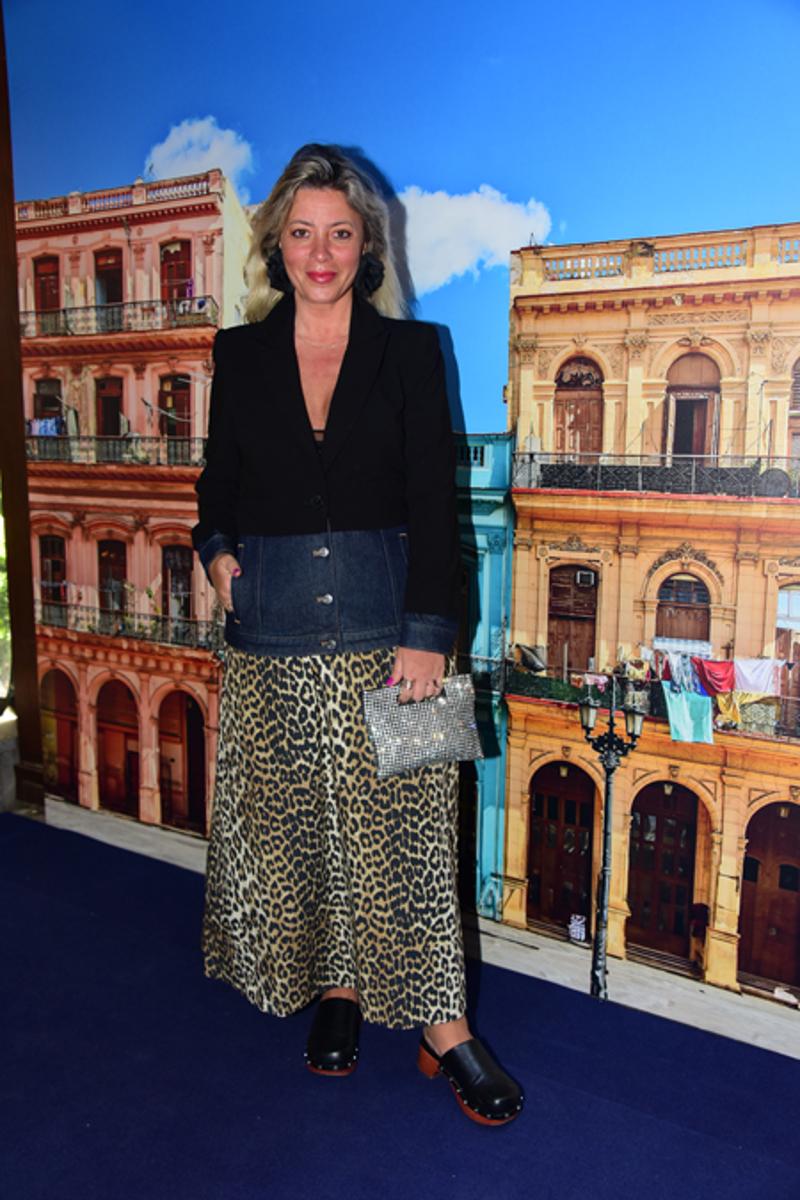 Hermossa ve Burcu Esmersoy'un Havana Ruhunu Yansıtan Daveti