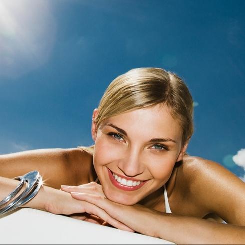 Ağustos Ayında Makyaj Çantanıza Eklemeniz Gerekenler