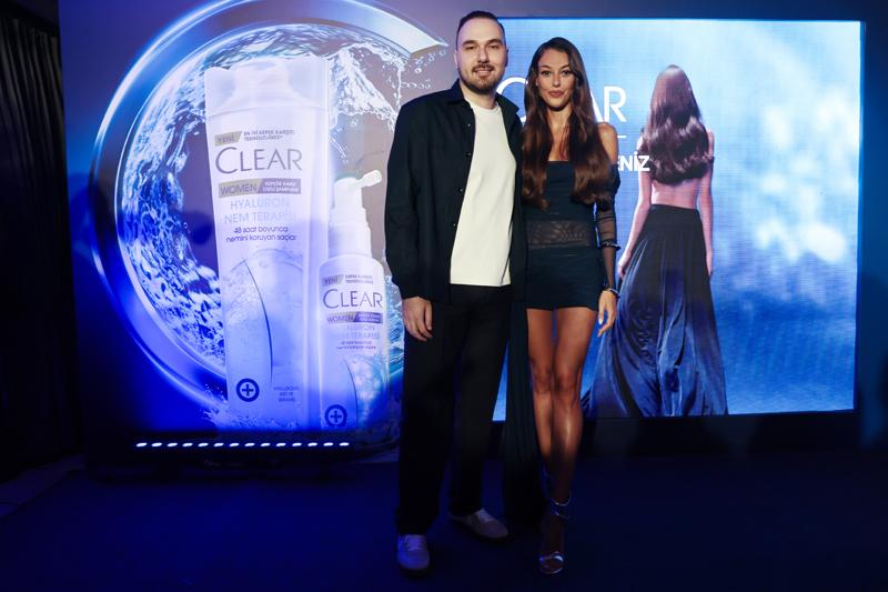 Dilan Çiçek Deniz  ile Clear Women Daveti