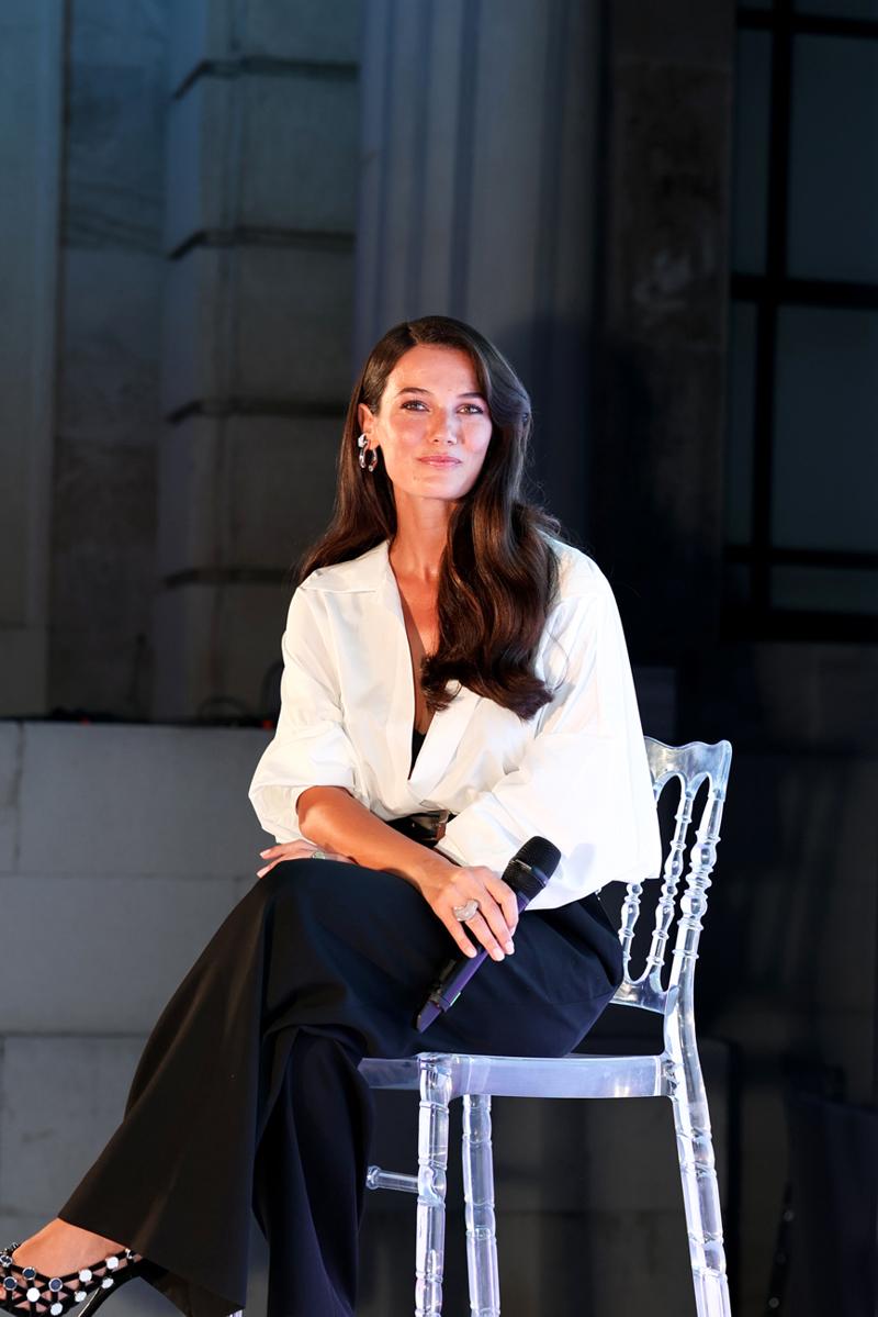 Pınar Deniz Kameralar Karşısında