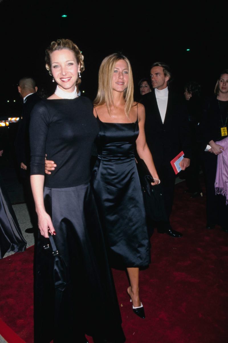 Jennifer Aniston'ın Siyah Rengi Başrole Alan En İyi Stilleri