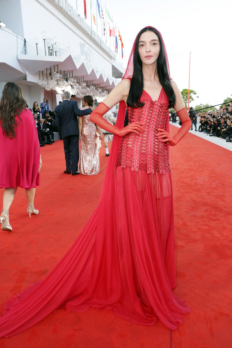 80'inci Venedik Film Festivali'nin Kırmızı Halı Görünümleri