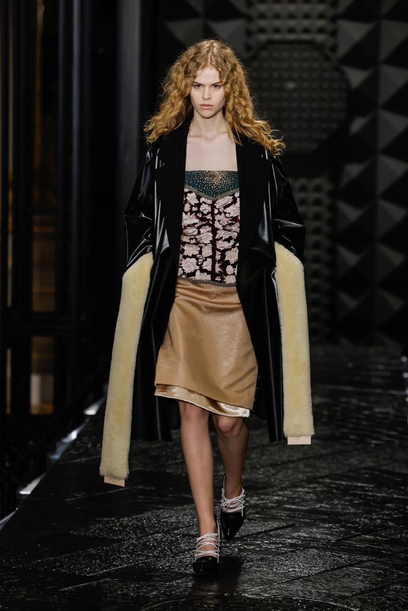 2024 Kış Moda Haftalarından Öne Çıkan Görünümler