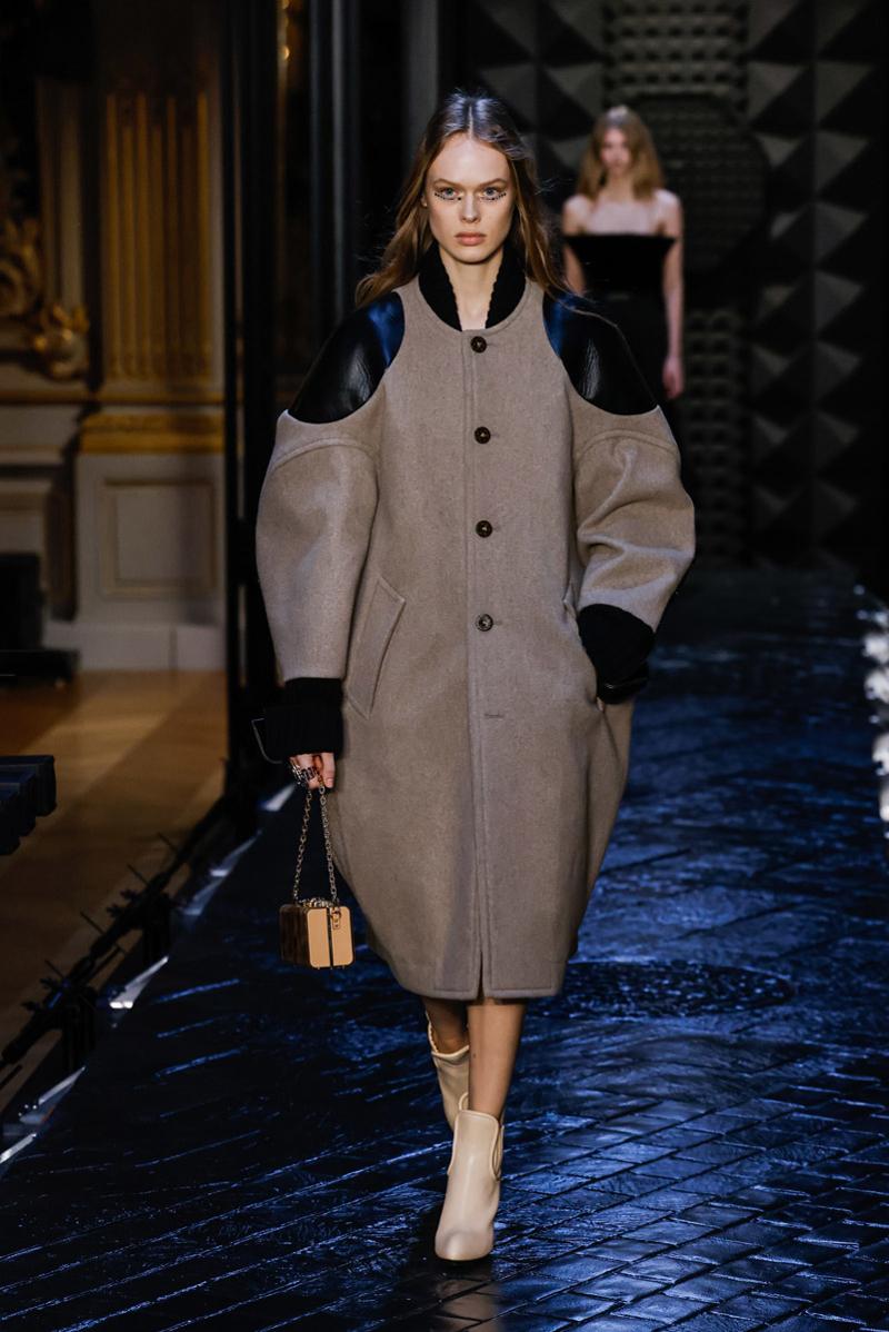 2024 Kış Moda Haftalarından Öne Çıkan Görünümler